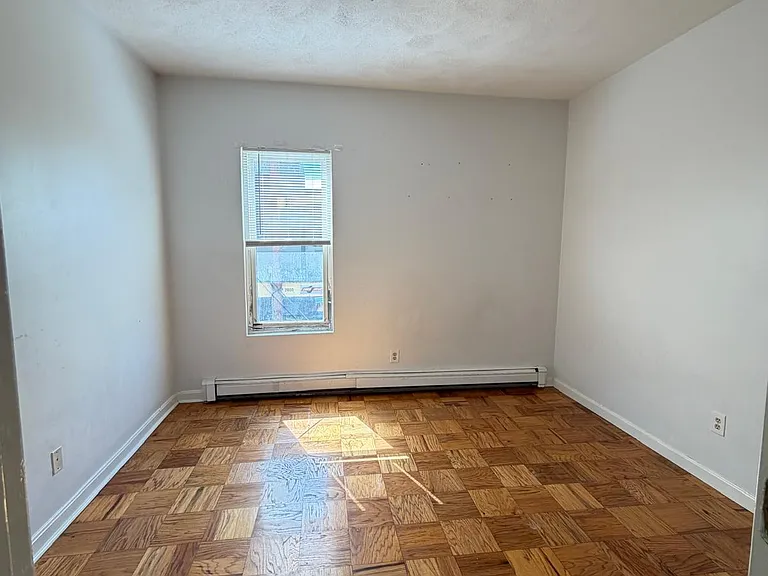 30 Courtland St #1 — Photo 2