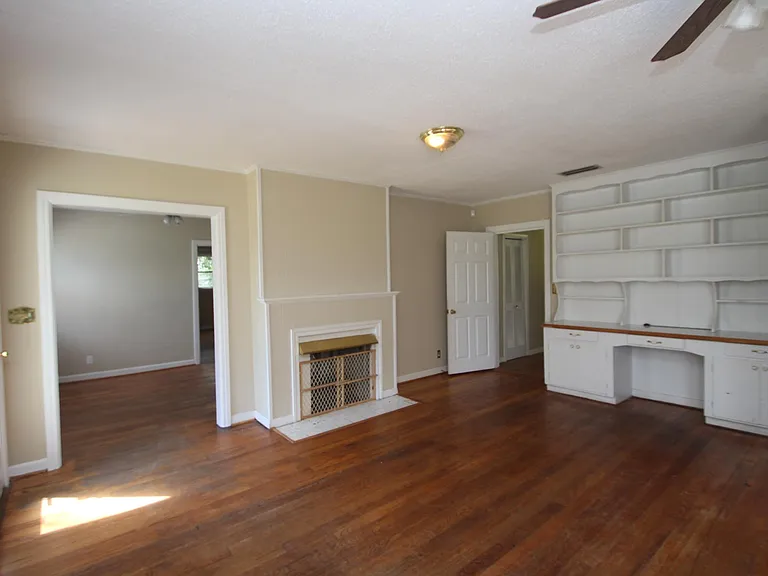 4904 Auburn Dr N — Photo 5