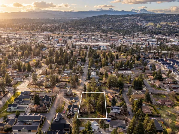 1920 NE 8th St, Bend, OR 97701