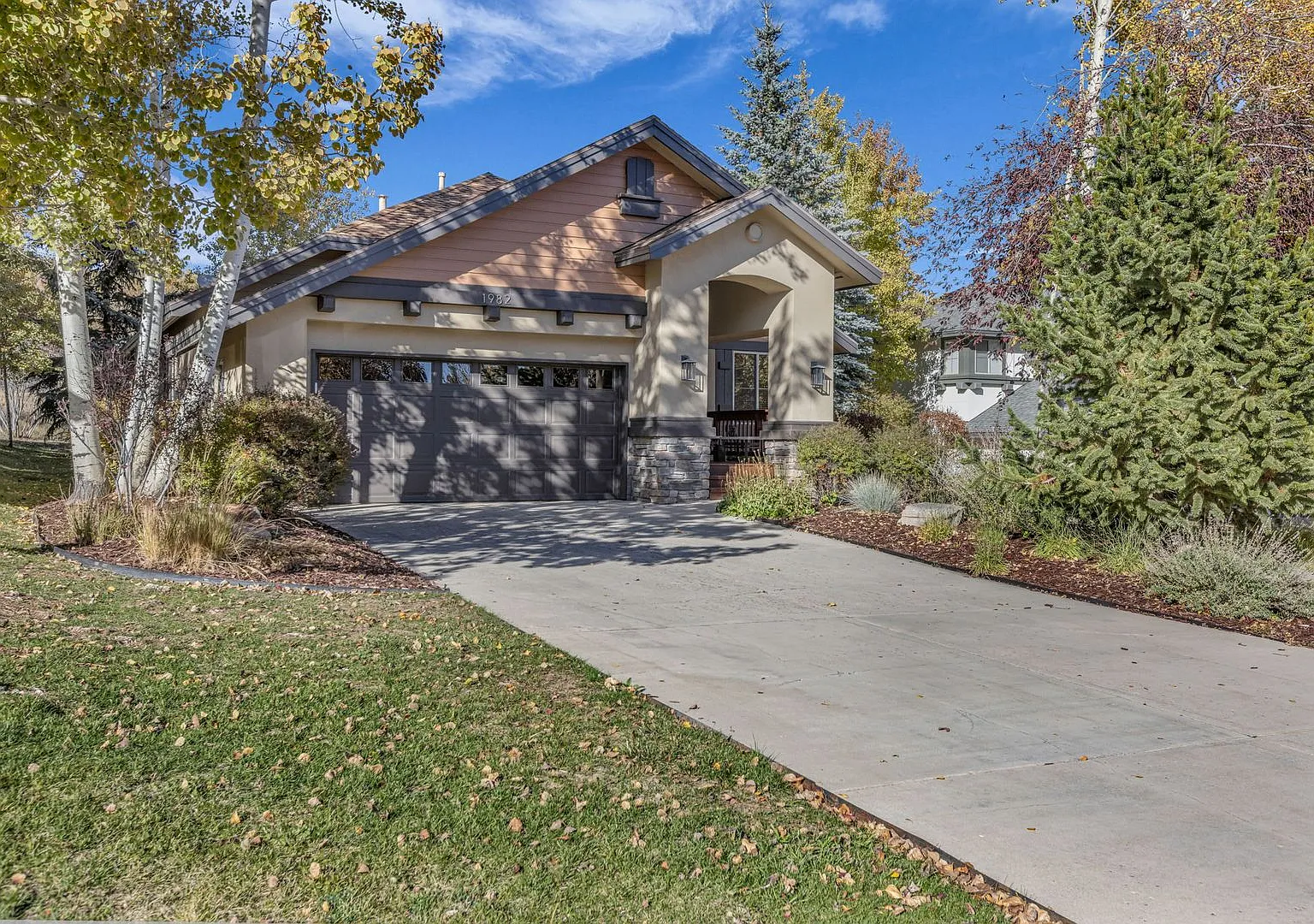 Single level Willowdraw Cottage in Sunpeak — Photo 2