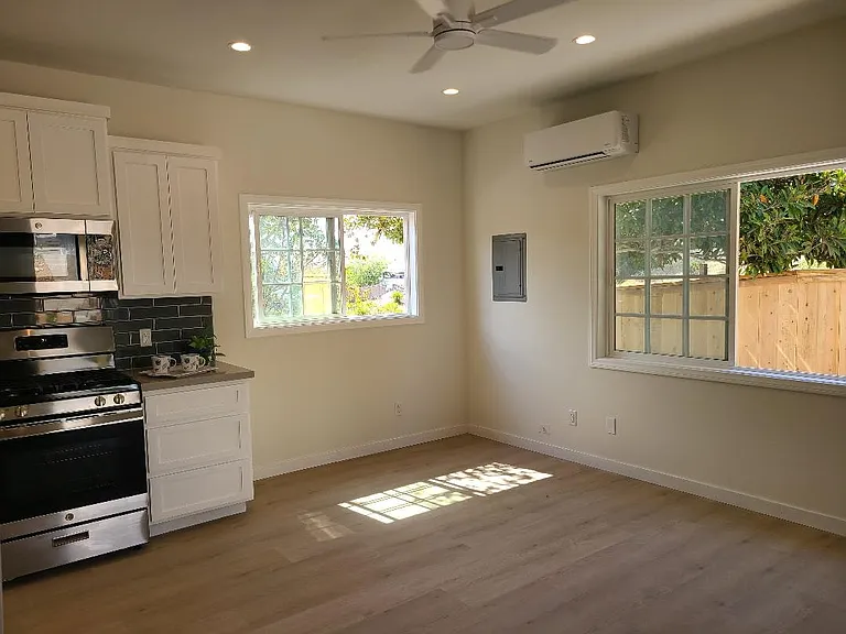 1162 Hacienda Dr — Photo 5