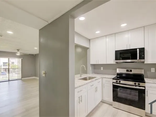 851 NE 209th Ter APT 203, Miami, FL 33179