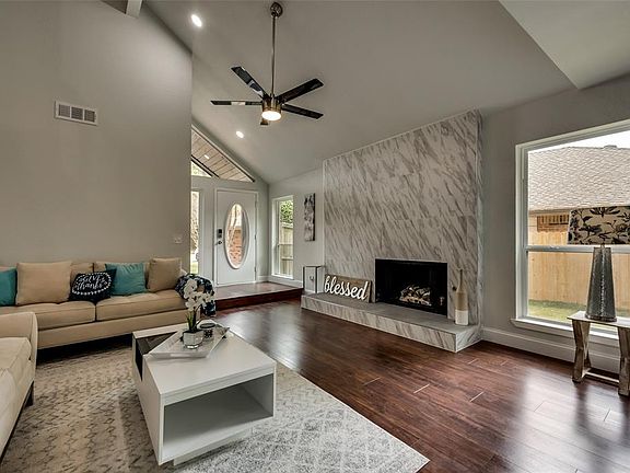 3rd image of 2517 Millcroft Ln