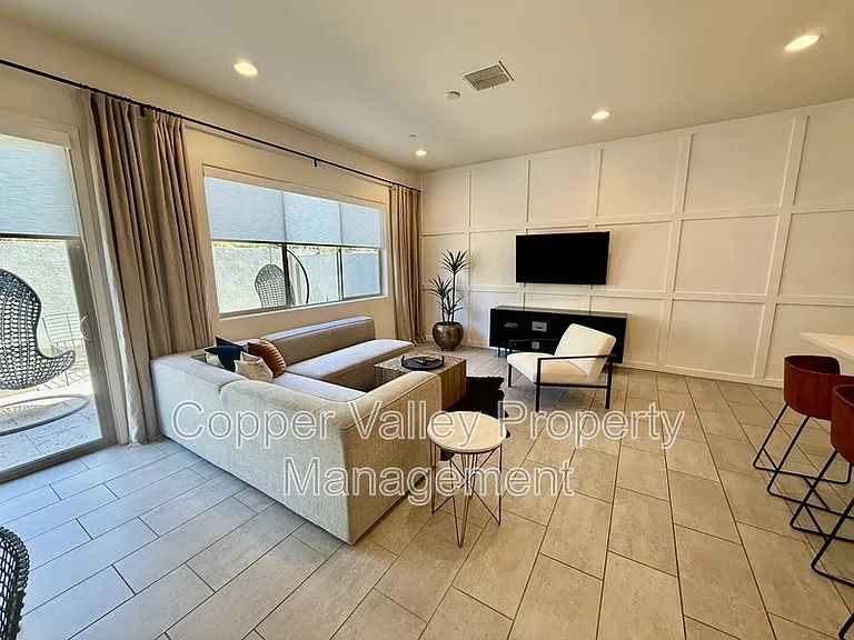 7336 E Vista Bonita Dr — Photo 2
