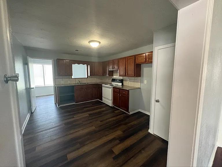 Kitchen (2)_06012026