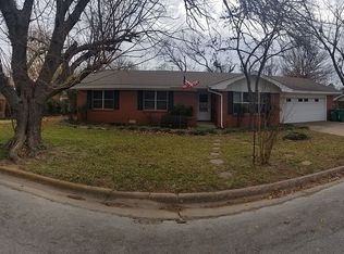 1209 Pebble St, Bowie, TX 76230