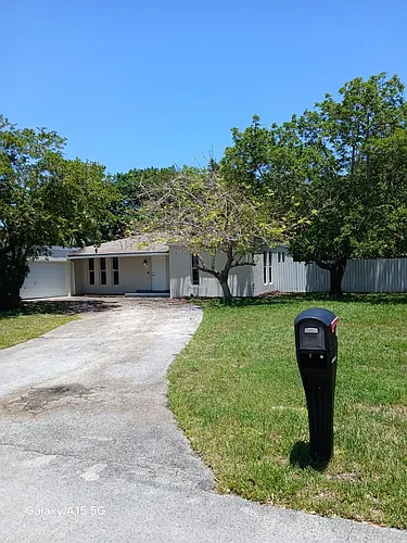 17131 SW 85th Ave Photo 1