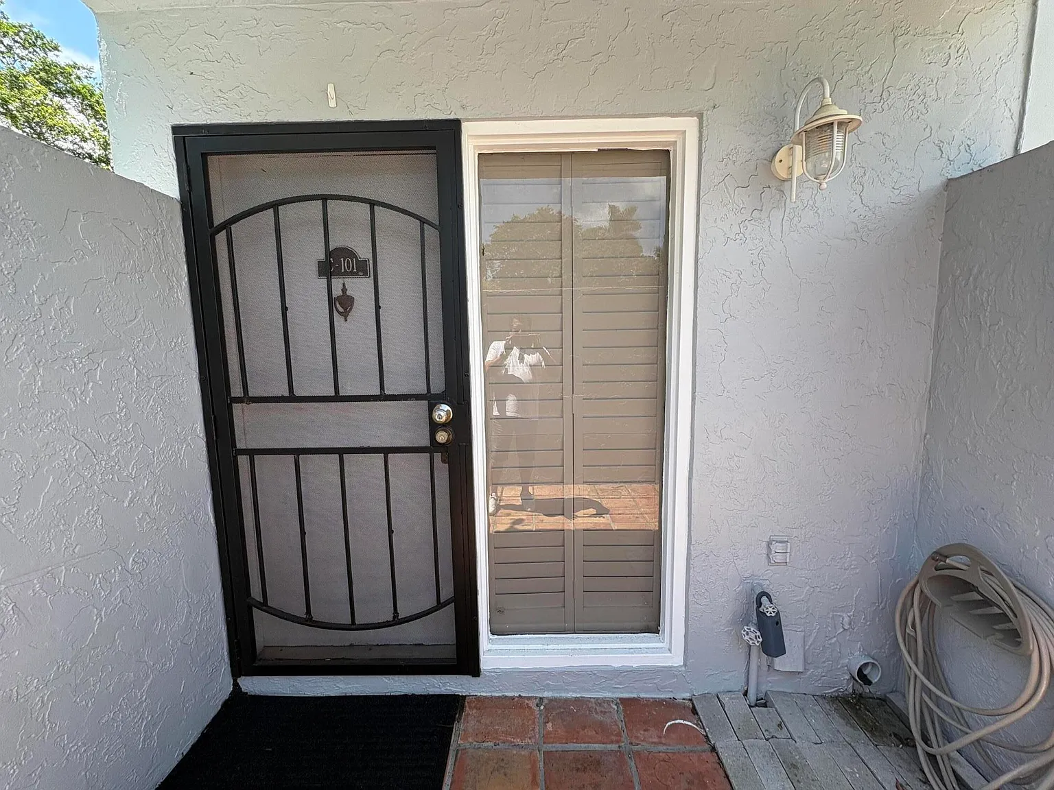 1 bed, 2.0 bath, 950 sqft, $1,950 — Photo 2