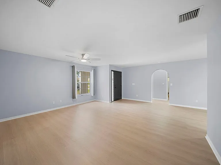 15624 Sunny Crest Ln — Photo 9