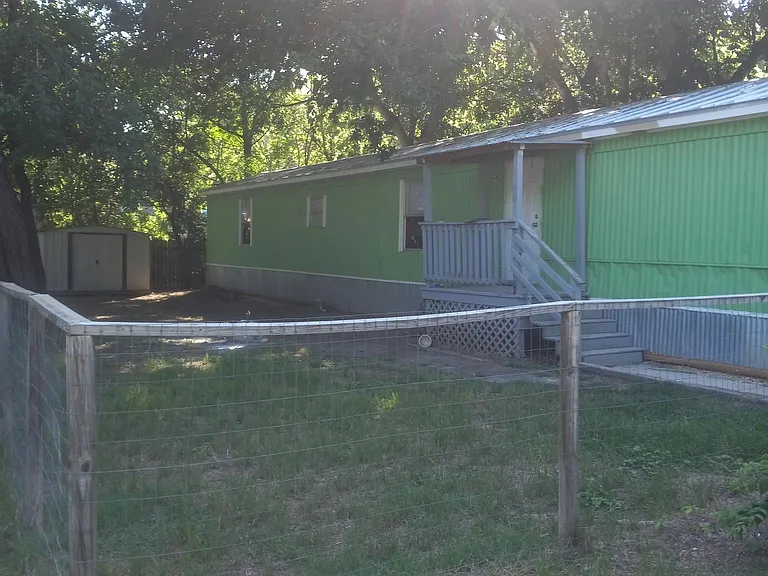 145 Kelly Ln — Photo 1