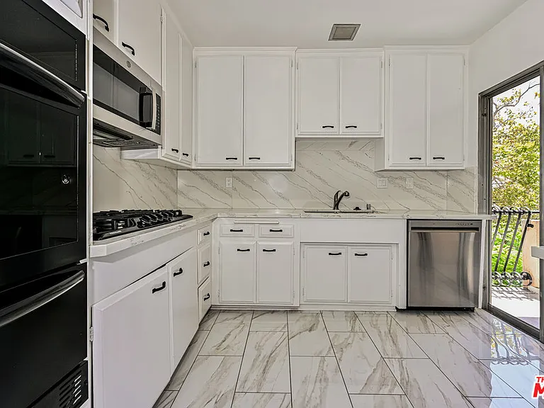 237 N Almont Dr #301 — Photo 4