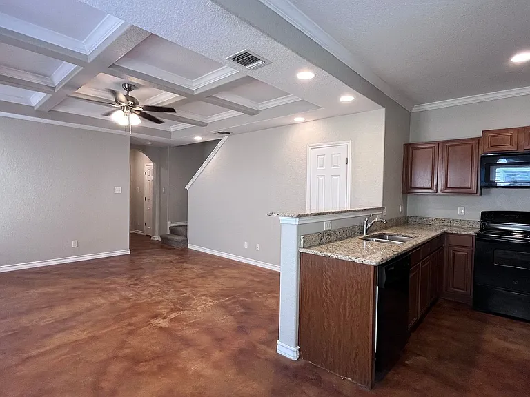 5107-5109 Flipper Dr — Photo 5