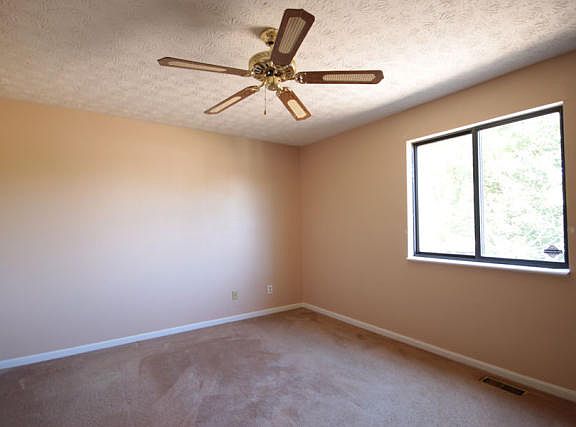 2nd image of 3842 Ireland Dr