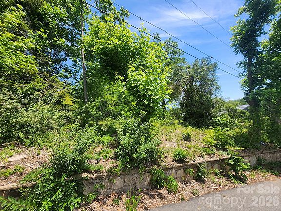 4th image of 11 Weaver Hill Rd