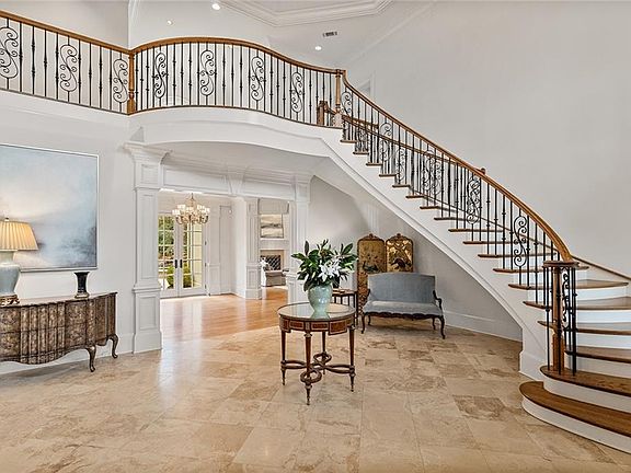4th image of 3594 Tuxedo Ct