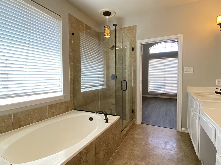15861 Twin Cove Dr — Photo 8