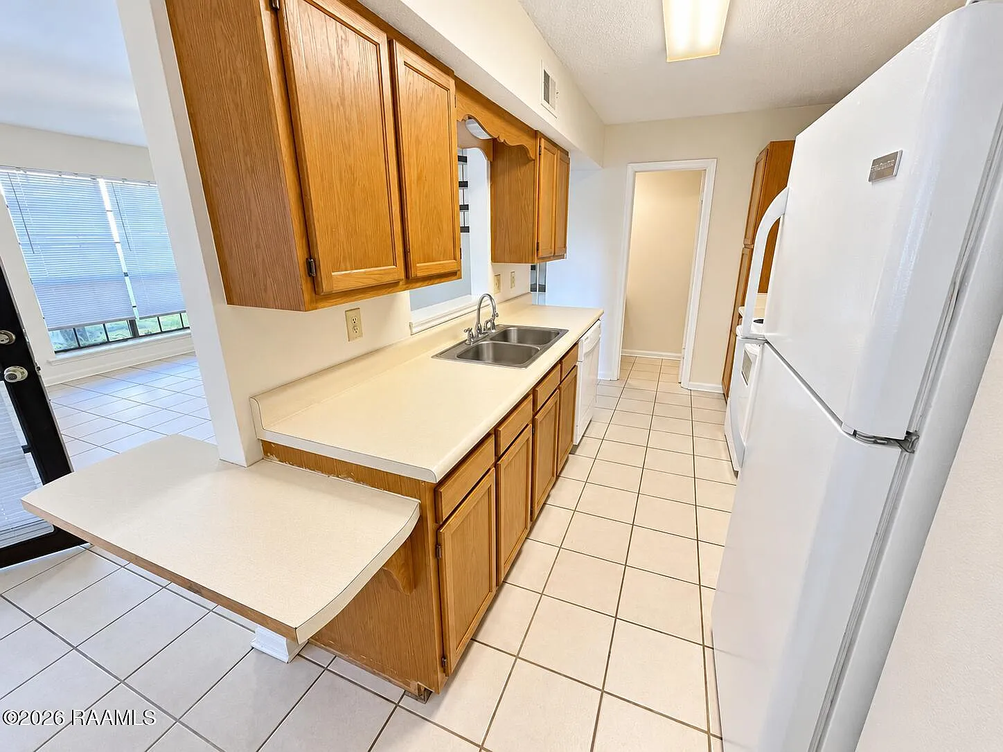 111 Shekel Dr — Photo 4