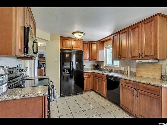 4th image of 3863 W Owensboro Dr