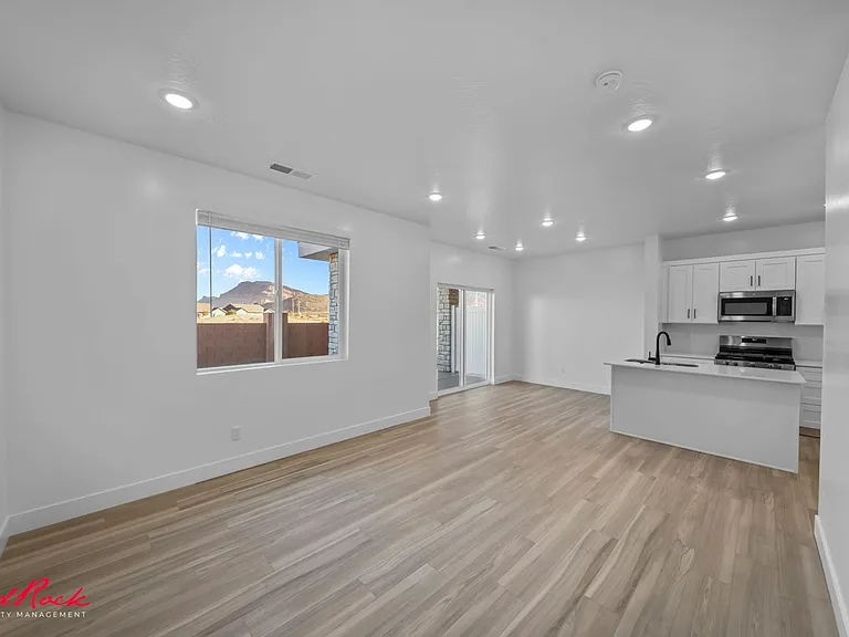 1037 E Malibu Ln — Photo 5