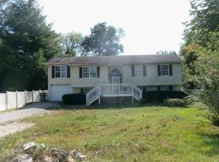 912 Glenn Ave, Carterville, IL 62918