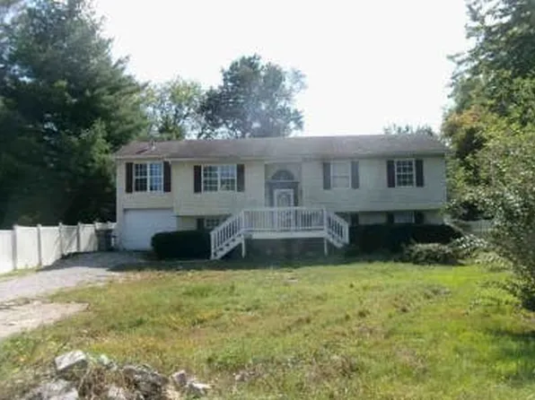 912 Glenn Ave, Carterville, IL 62918