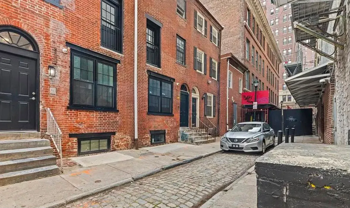 Studio, $1,399 — Photo 4