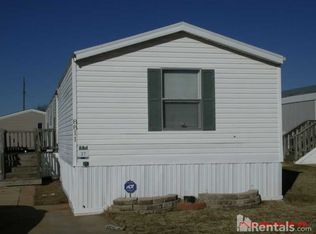 8811 Windy Hollow Dr, Midwest City, OK 73110