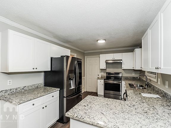 2nd image of 6148 Pinedale Ln