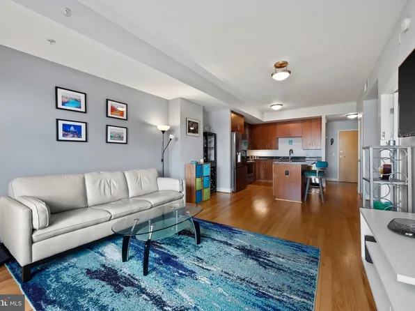 910 M St NW APT 1006, Washington, DC 20001