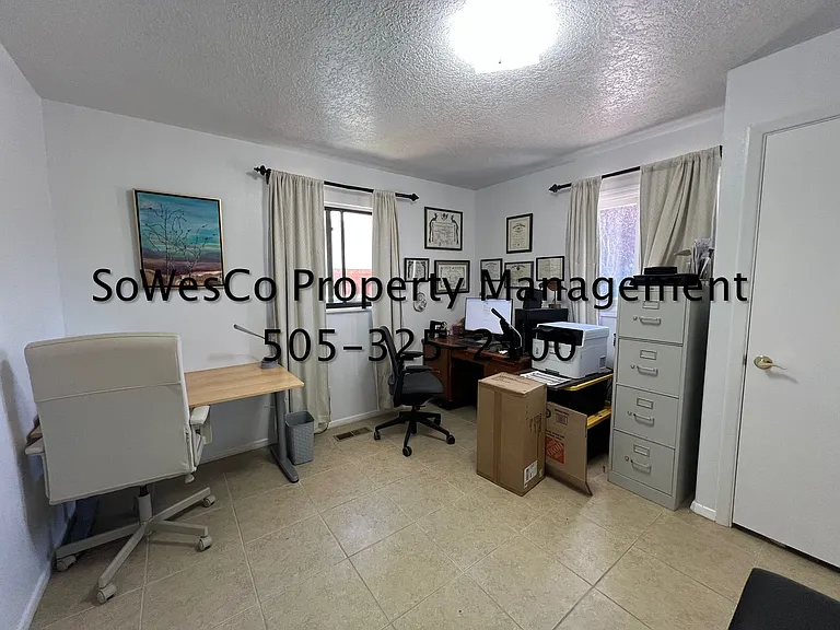 208 E 38th St — Photo 15