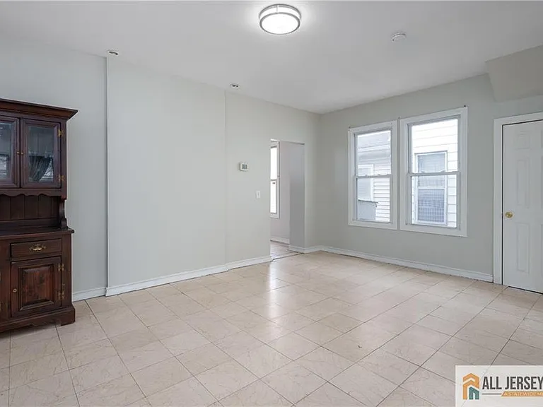 264 Seaman St #2 — Photo 9