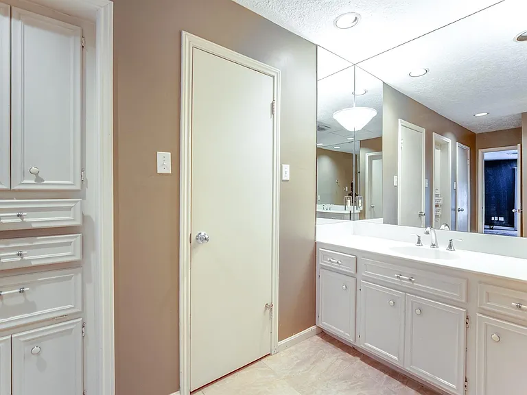 3927 Pleasant Valley Dr — Photo 31