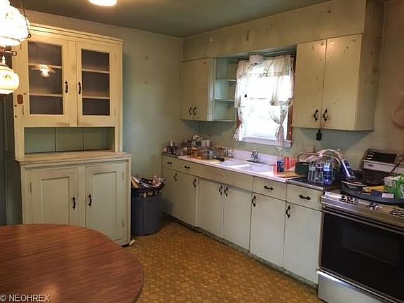 5th image of 4384 Mahoning Ave
