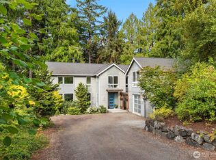 4959 Lynwood Center Rd NE, Bainbridge Island, WA 98110