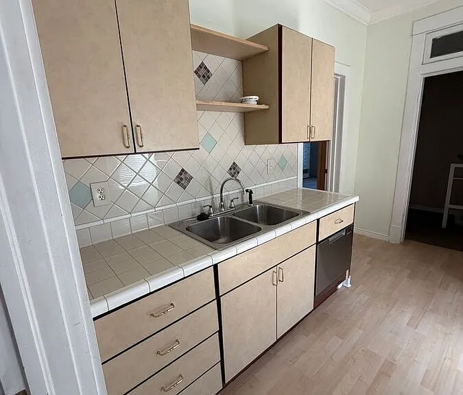 625 E Wilmington Ave — Photo 12