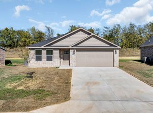 917 Indian Plains Rd, Ardmore, OK 73401