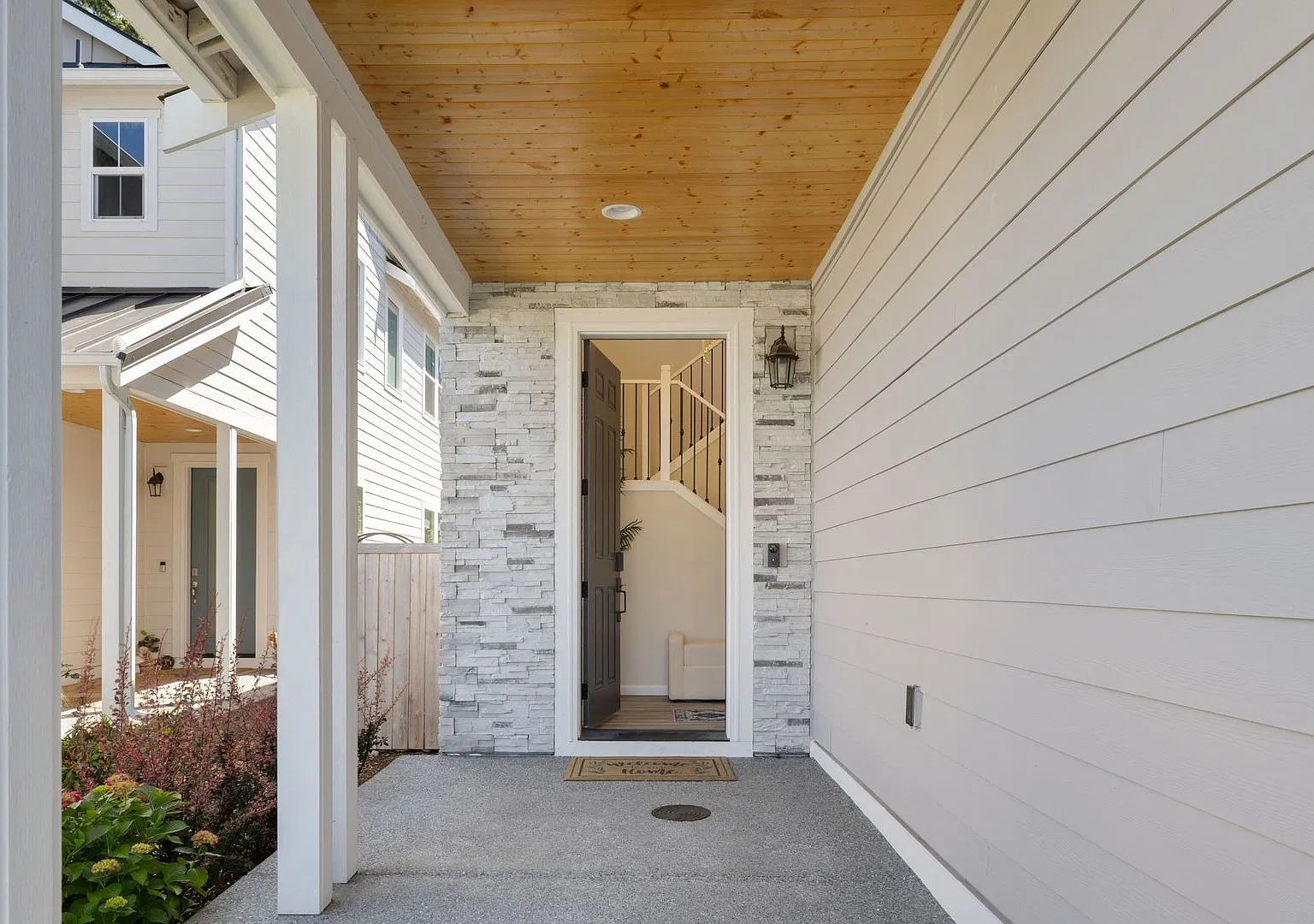 Beautiful Marysville **4bed 3bath** Home — Photo 3