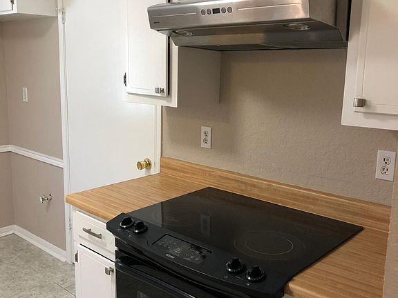 4th image of 51 Walnut Ct