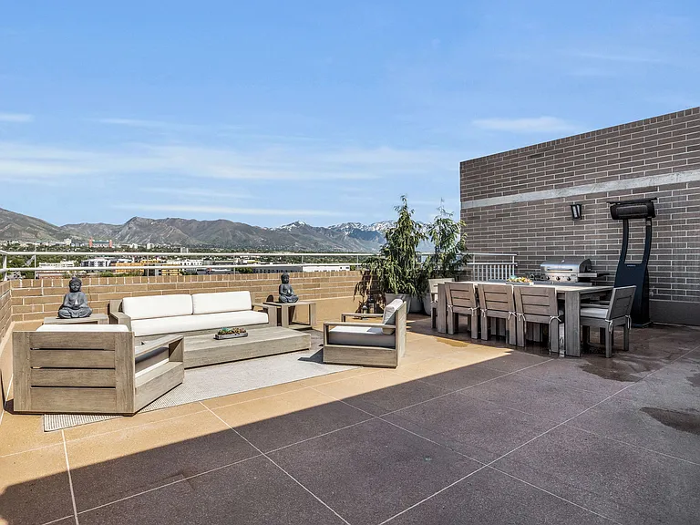 230 E Broadway S #1209 — Photo 43