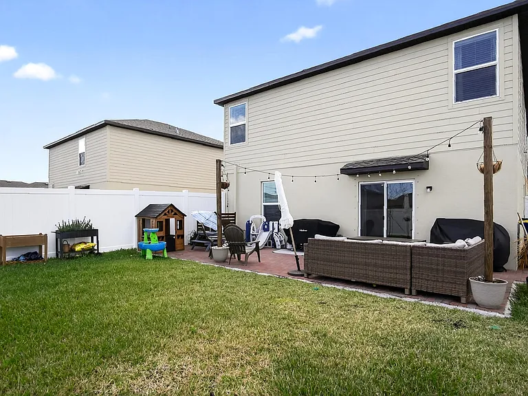 760 Carlyle Way — Photo 44