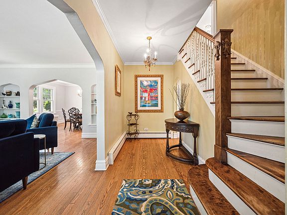 4th image of 724 Cummings Ave