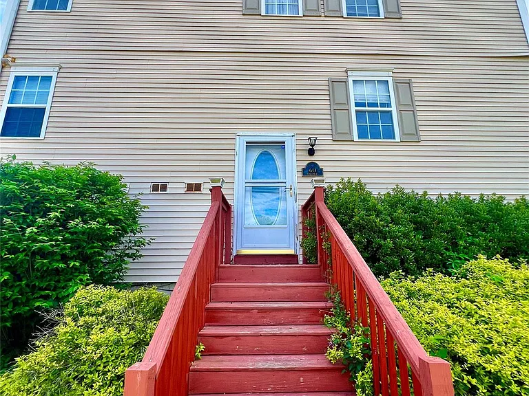 60 Peach Pl — Photo 3
