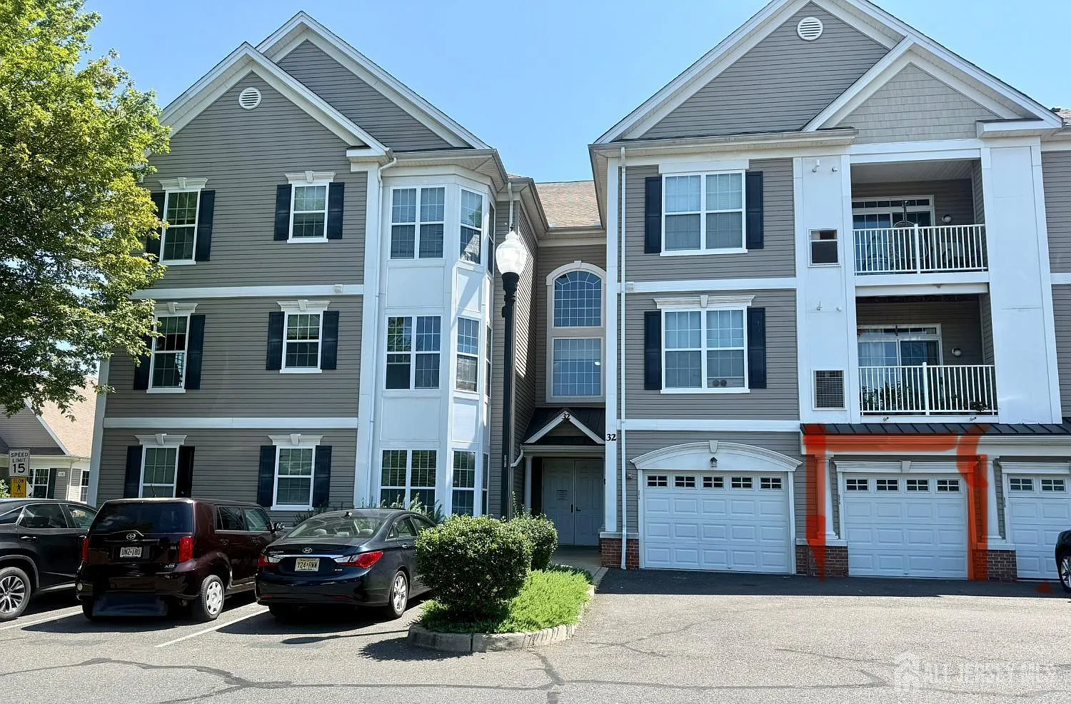 3 bed, 2.0 bath, 1350 sqft, $2,950 — Photo 1