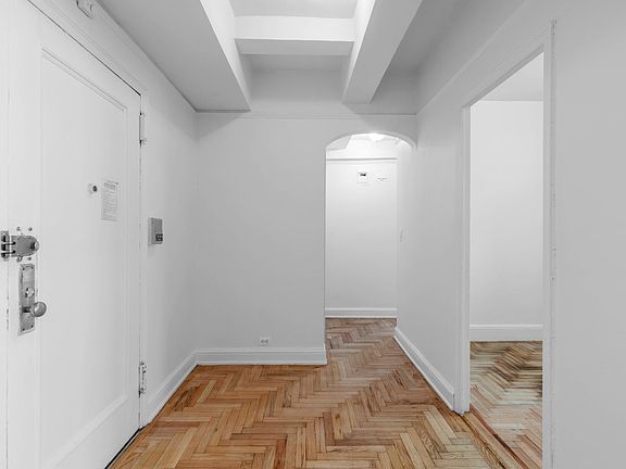 4th image of 245 E 11th St APT 6B