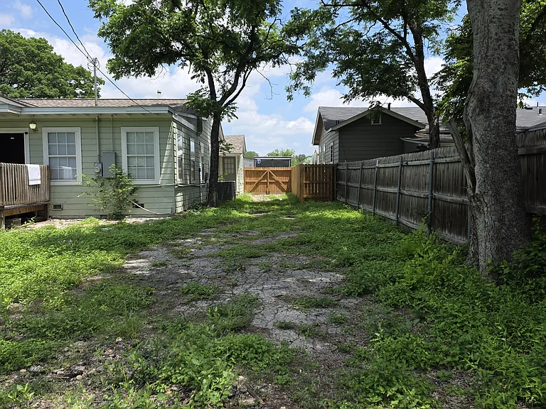 2227 W Huisache Ave — Photo 19