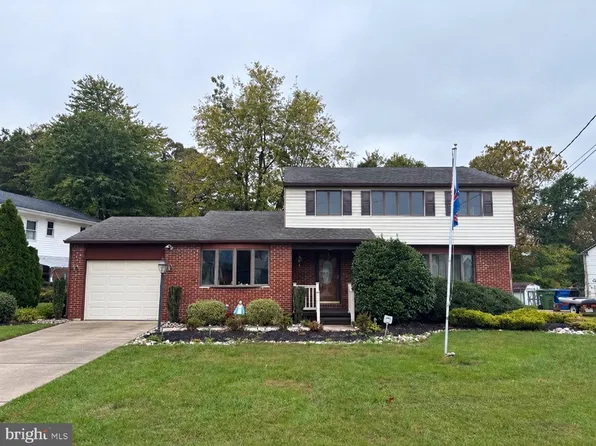 68 Bells Lake Dr, Turnersville, NJ 08012