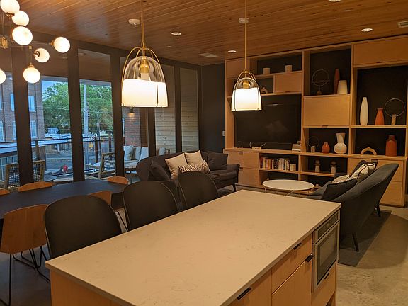 5th image of 1105 W Main St Unit 1