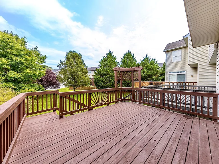 130 Spencer Cir — Photo 33