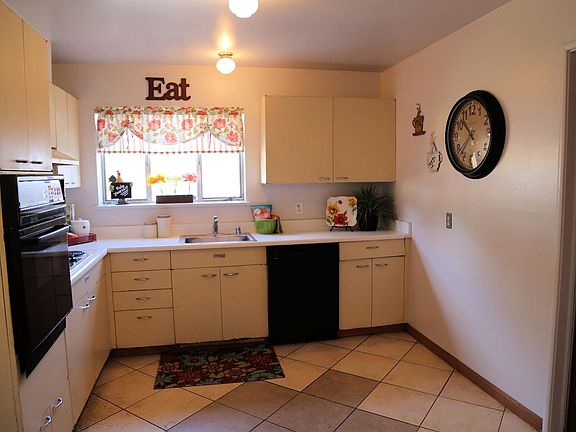 5th image of 1301 Henderson Way