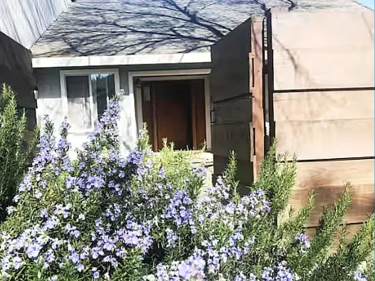 2739 Concord Ave — Photo 2